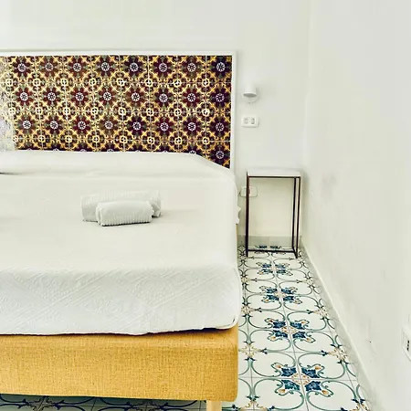 Apartment Camerelle 7, Domus Letteraria