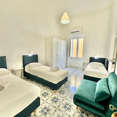 Camerelle 7, Domus Letteraria Apartamento