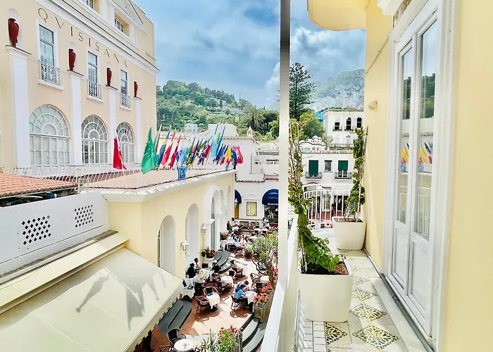 Camerelle 7, Domus Letteraria شقة