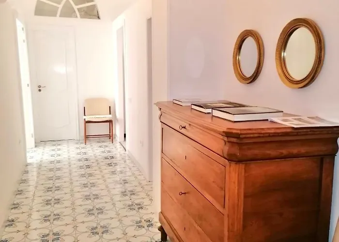 Camerelle 7, Domus Letteraria Appartement *