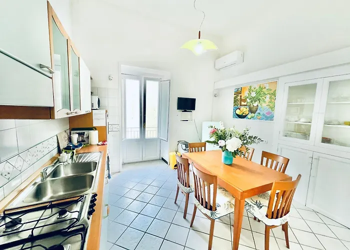 Camerelle 7, Domus Letteraria *