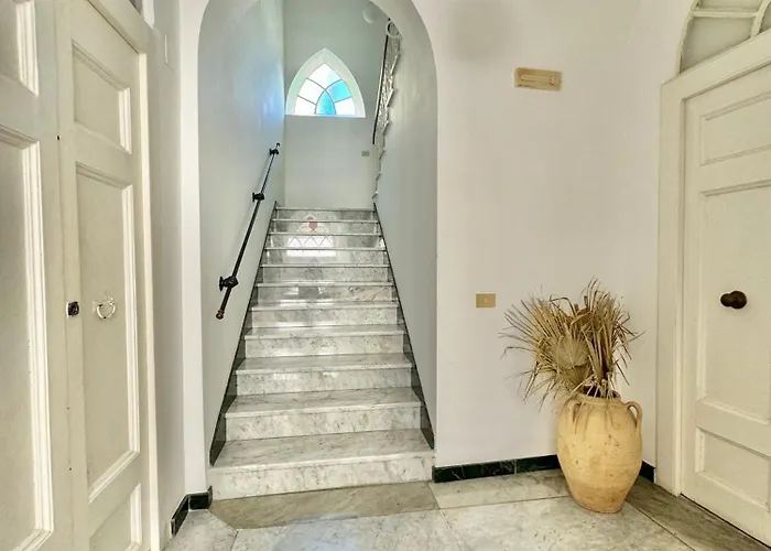 Apartamento Camerelle 7, Domus Letteraria