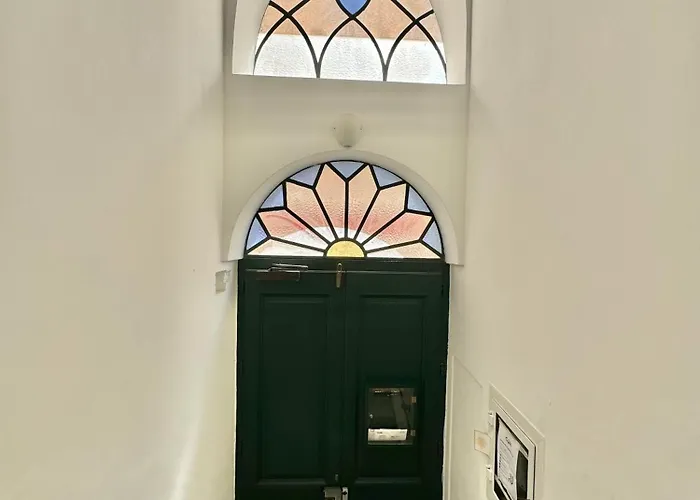 Camerelle 7, Domus Letteraria Capri