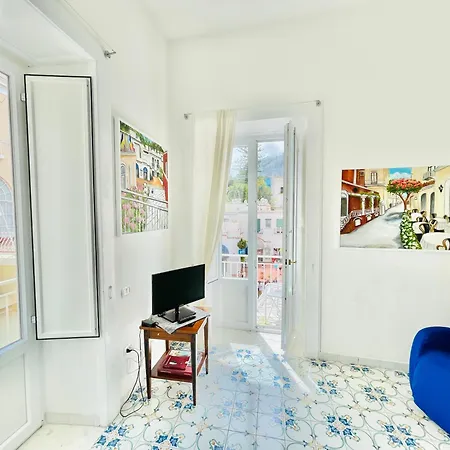 Camerelle 7, Domus Letteraria Daire *