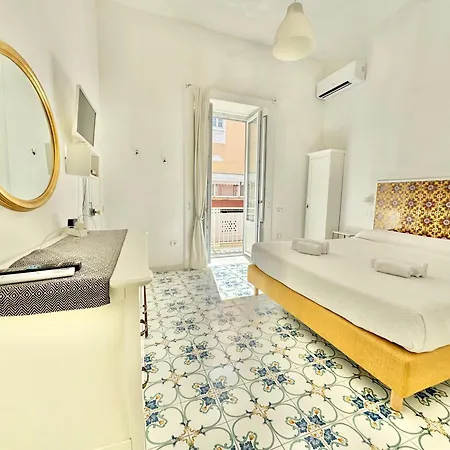 Appartamento Camerelle 7, Domus Letteraria